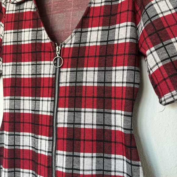 Plaid Red Dress with Zipper Front - Picture 2 of 2